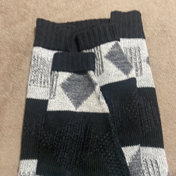 Men’s Pullover Sweater. - Picture 5 of 6